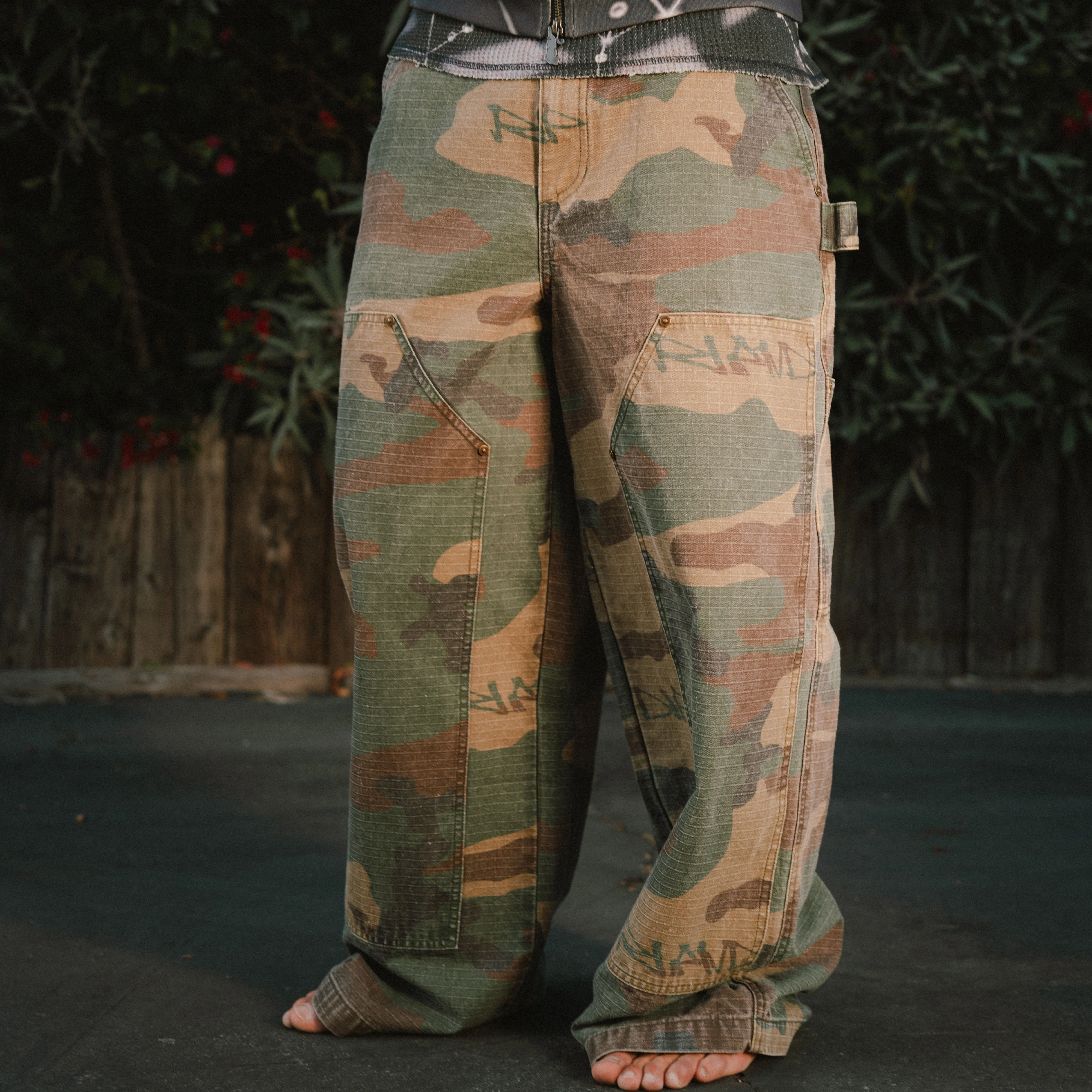 Claws Camo Extra Wide Fit Carpenter Pants (Multi) - Image 2