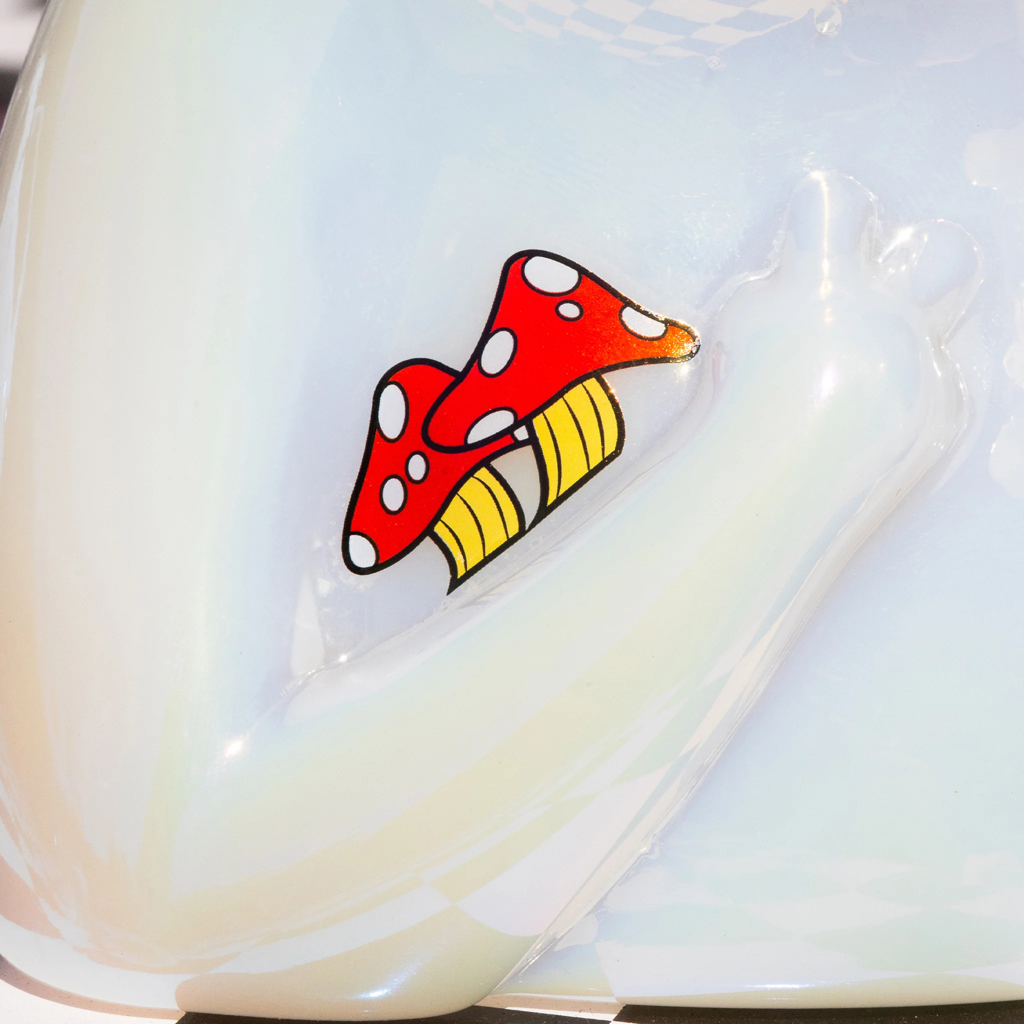 Hemper Enlightened Nermal Waterpipe (White) - Image 8