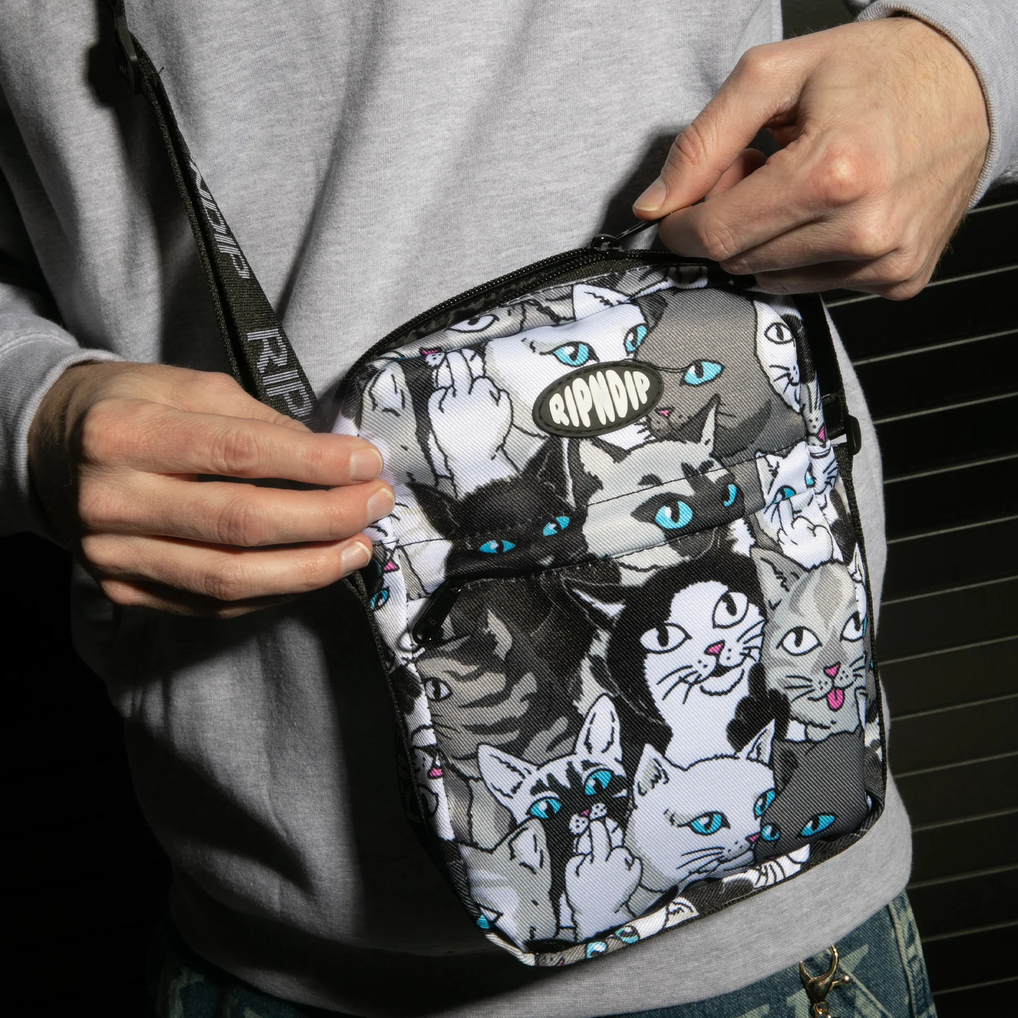 Family Tree Shoulder Bag (Black) - Image 2