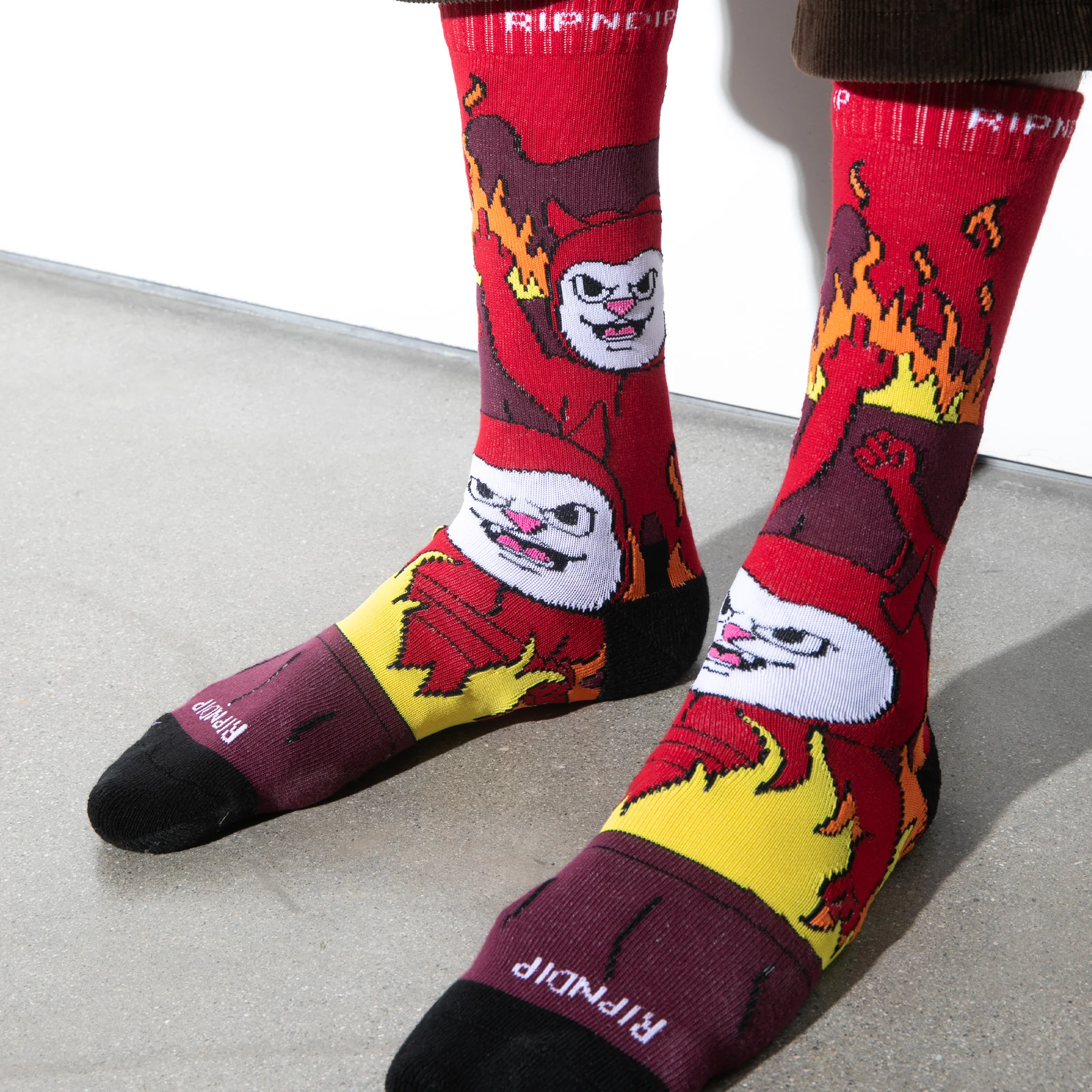 Heaven On Earth Socks (Red) - Image 4