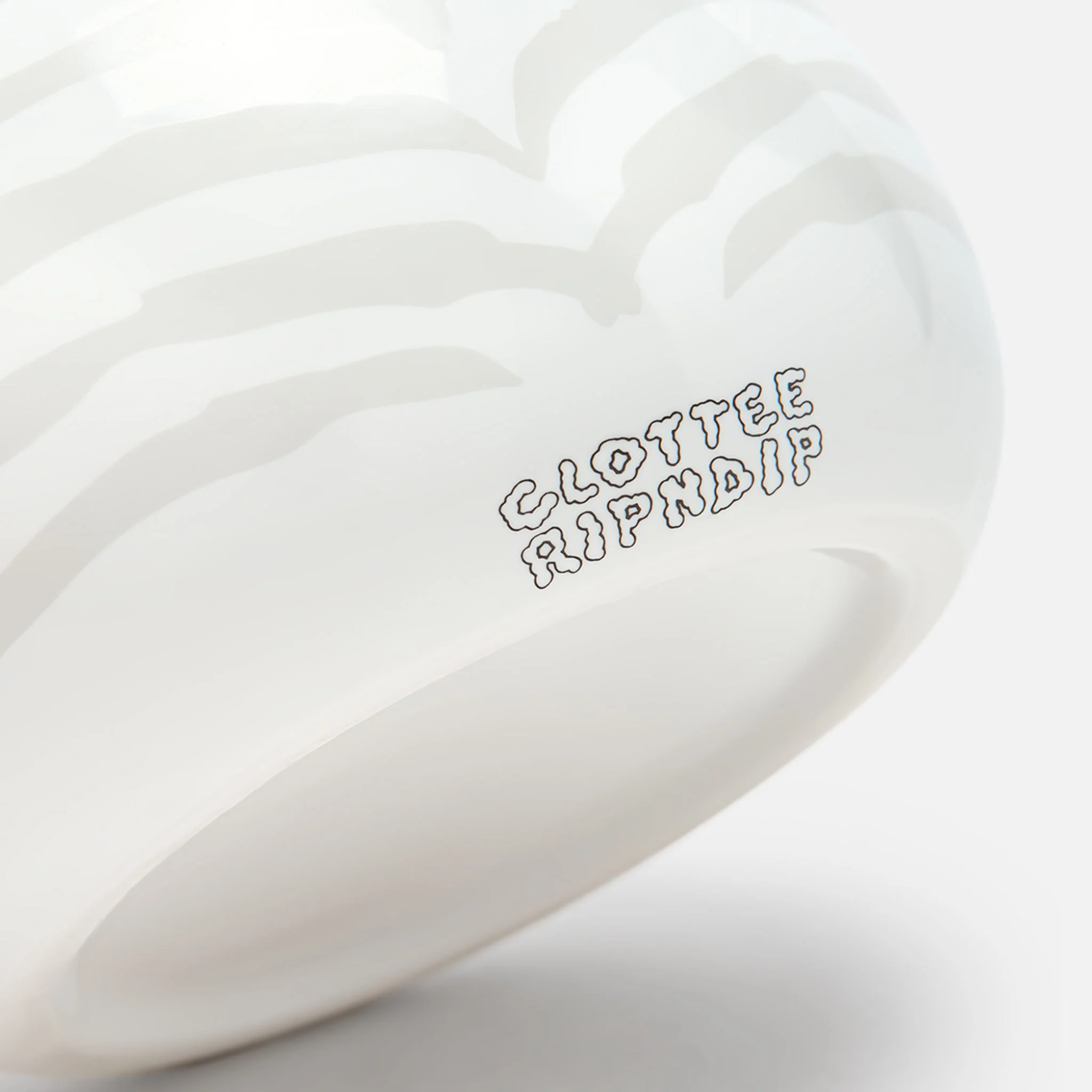 Isobu Nerm Ceramic Mug - Image 3