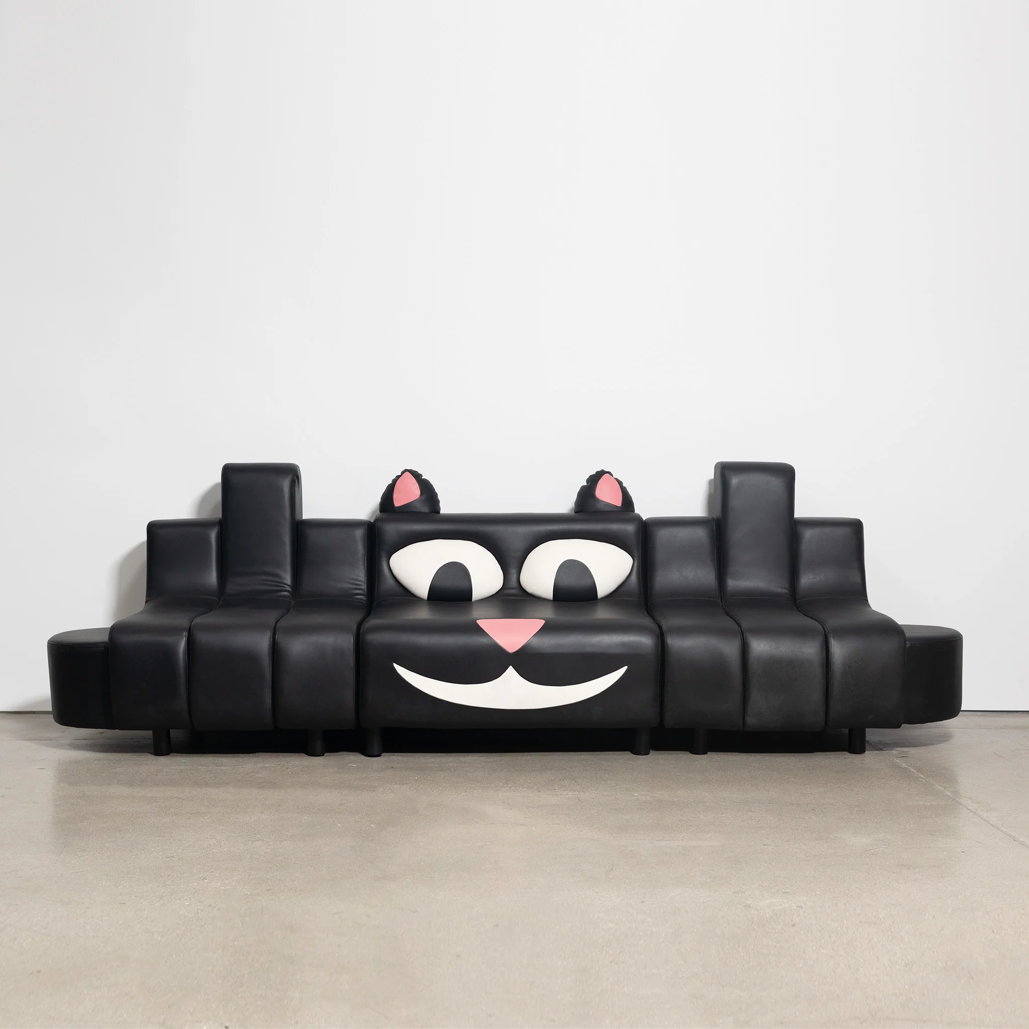 Jermal Face Couch - Image 2