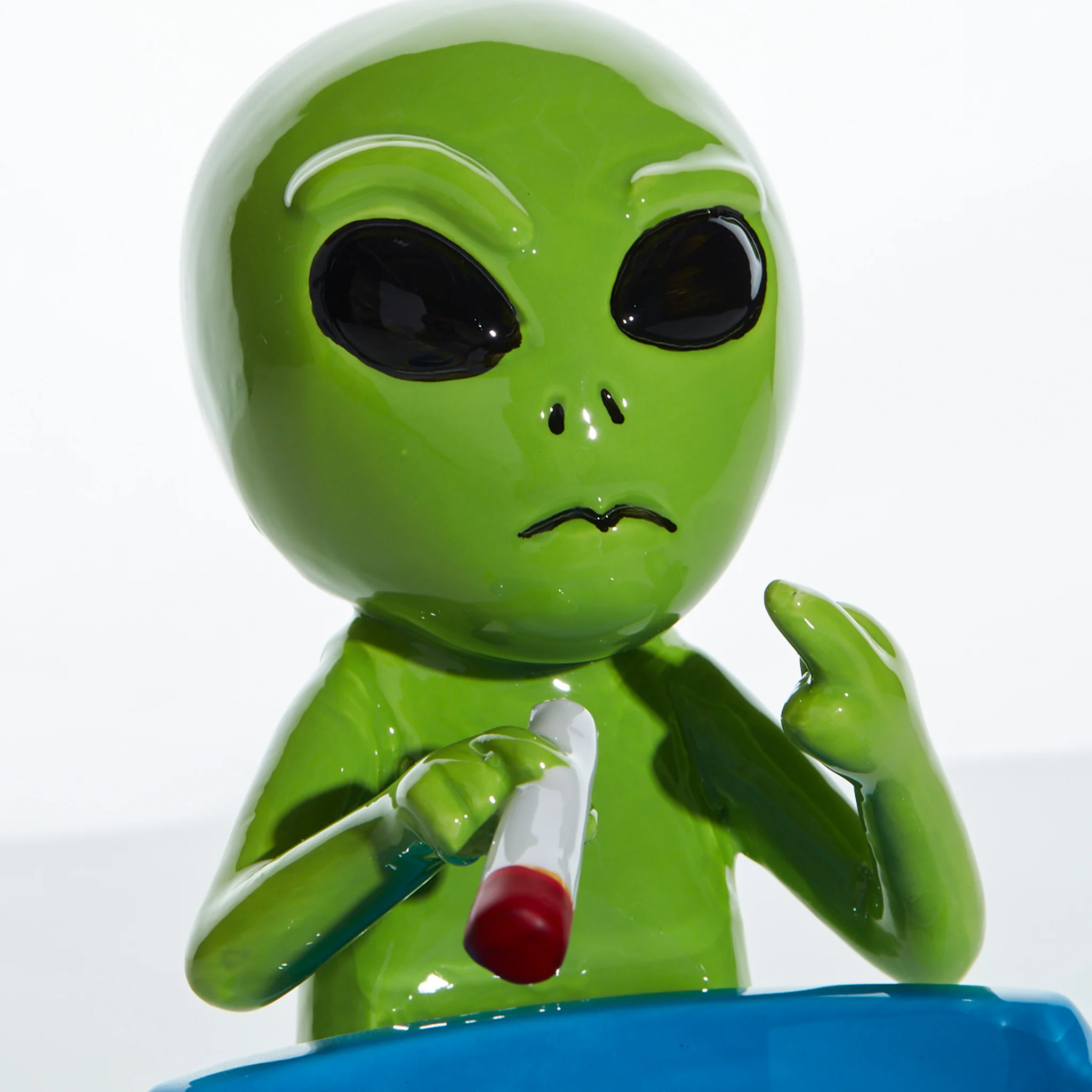 We Out Here Alien Ash Tray - Image 7