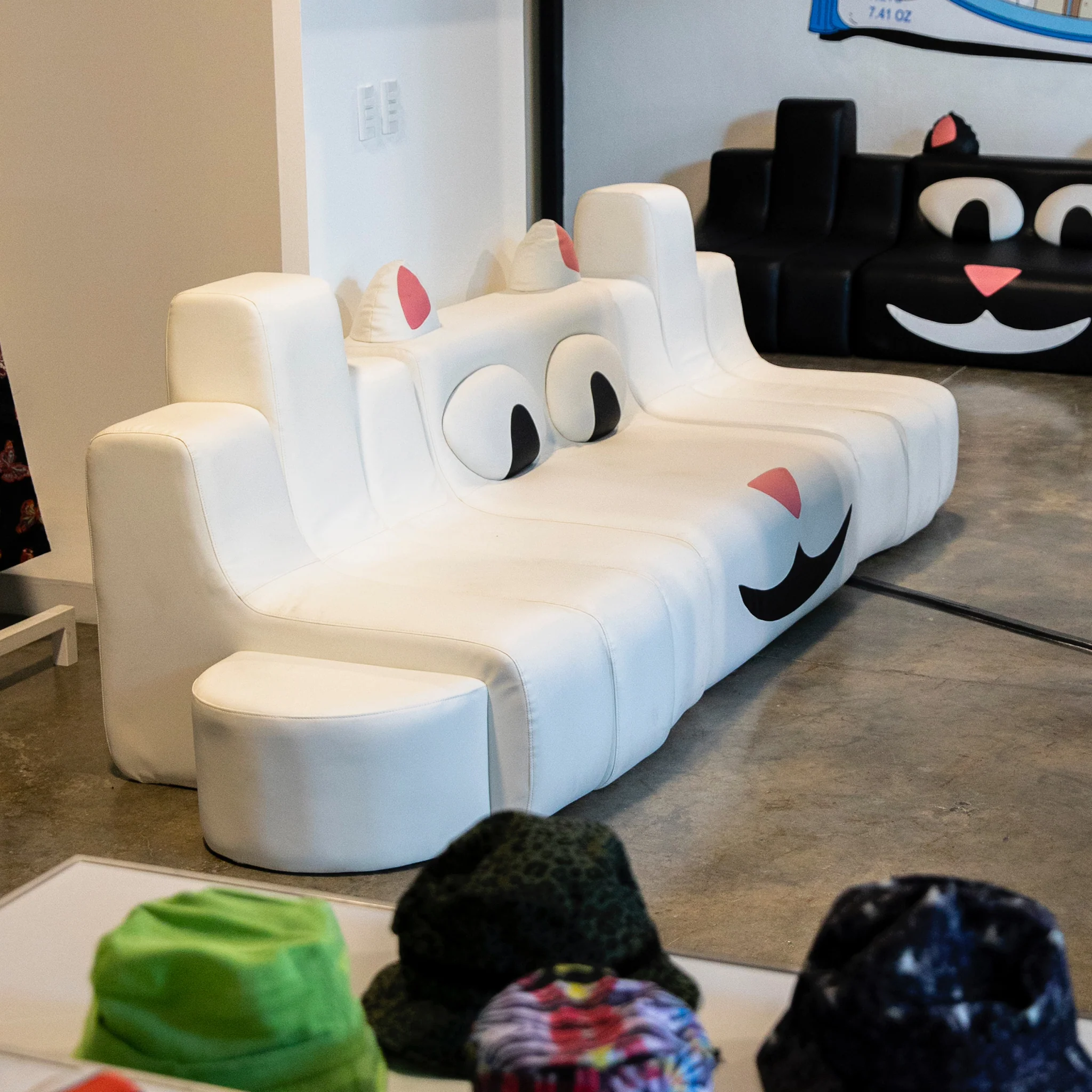 Nermal Face Couch - Image 2