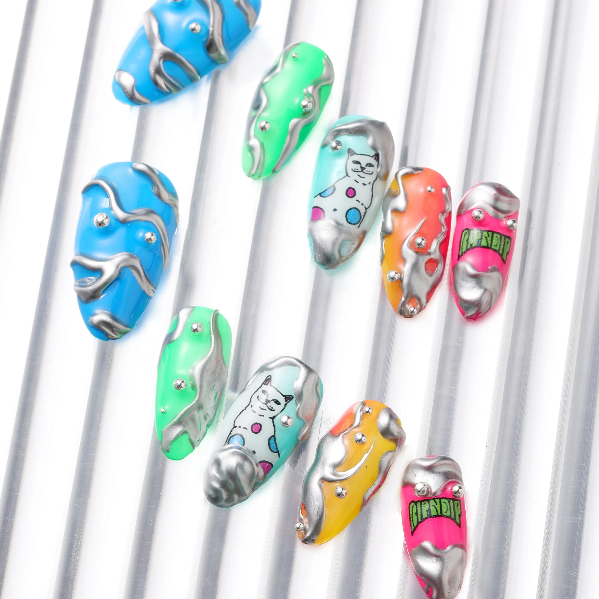 Psychedelic Handmade Nail Set - Image 6
