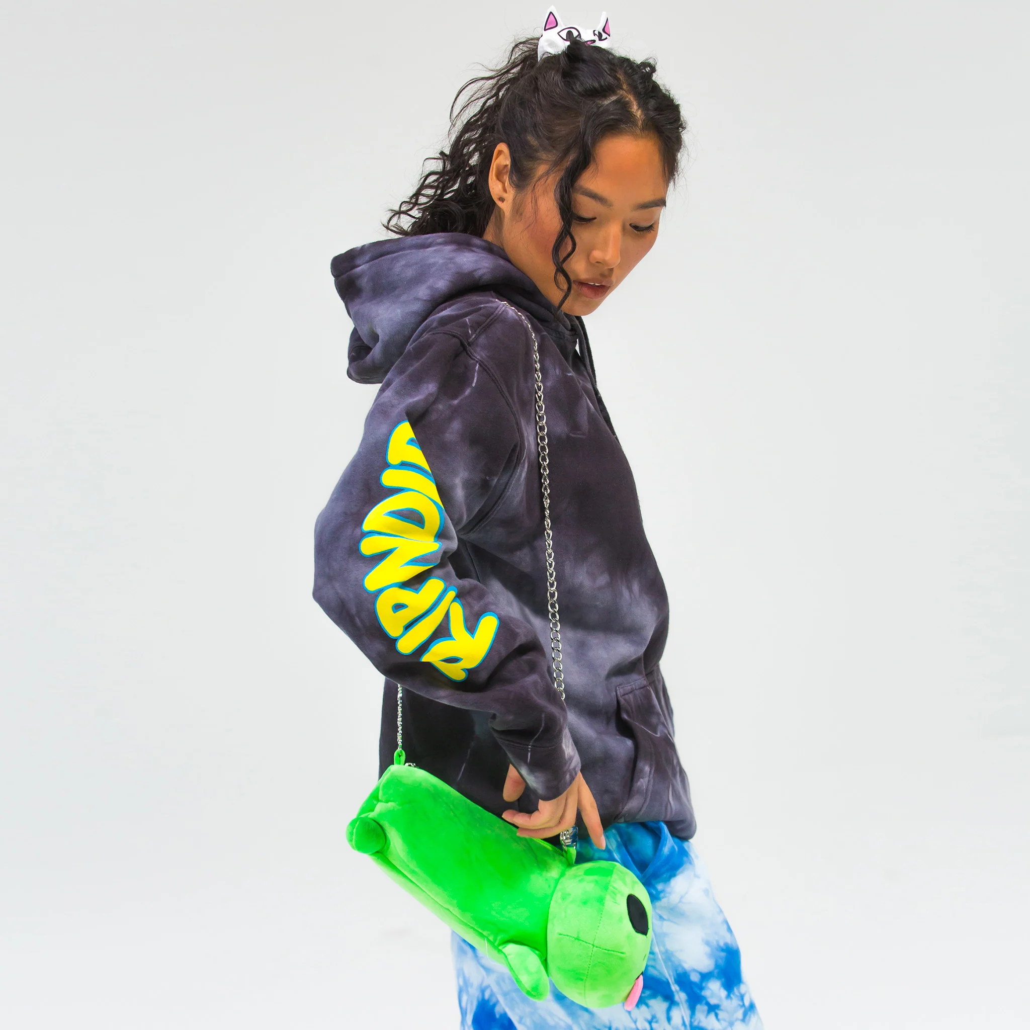 Whole Gang Plush Carrying Bag (Alien) - Image 2
