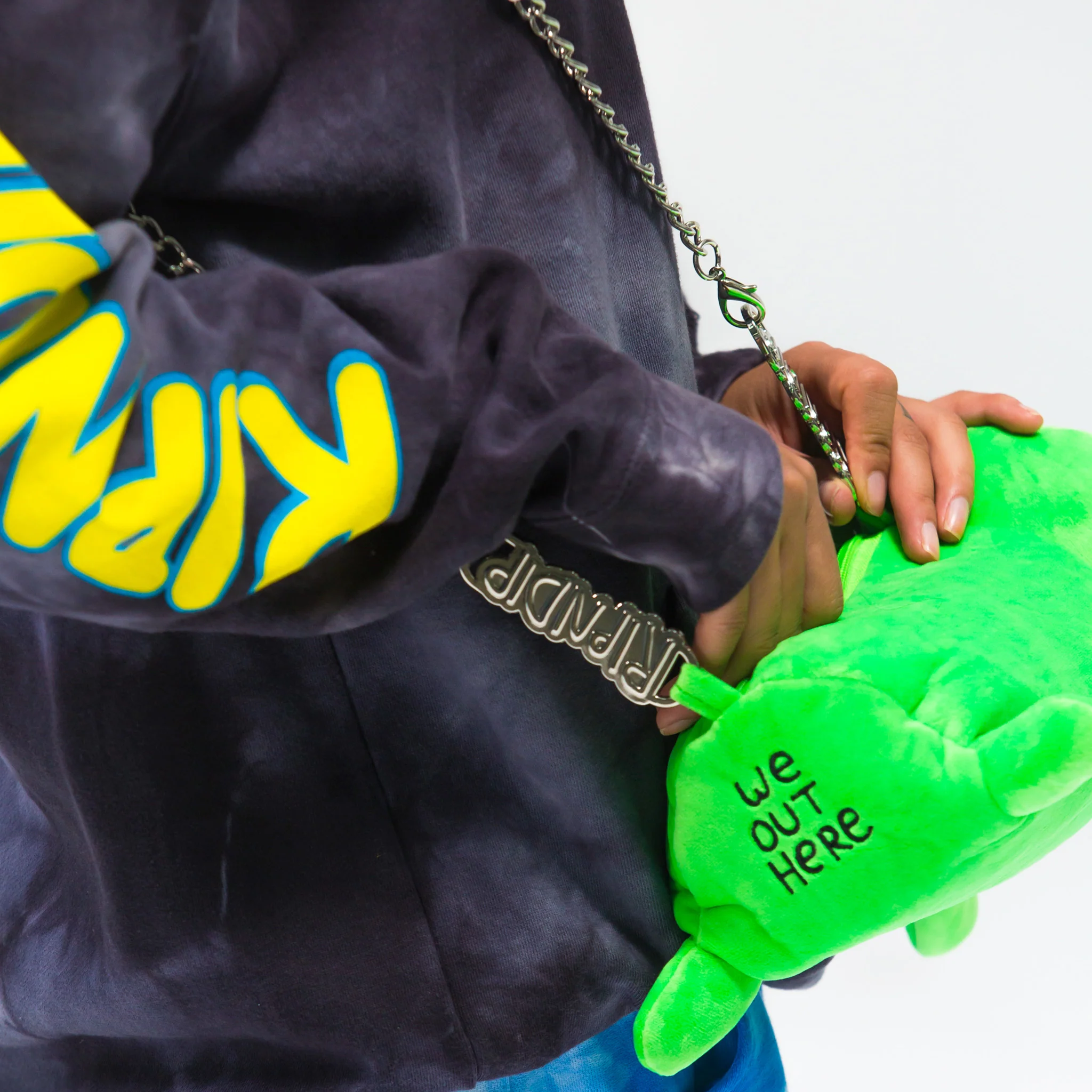 Whole Gang Plush Carrying Bag (Alien) - Image 3